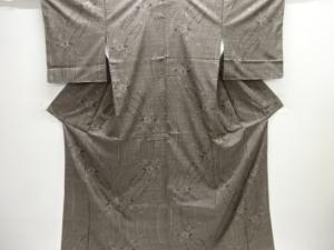 未使用品　草花模様織り出し本場泥大島紬着物(5マルキ)